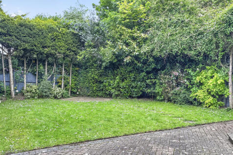Enclosed Rear Garden