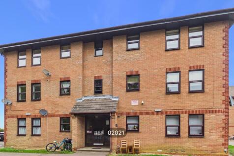 1-bed terraced on Hanbury Gardens, Highwoods, Colchester, CO4 9TT, £895/mo