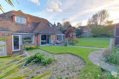 Rear Garden 1.jpeg