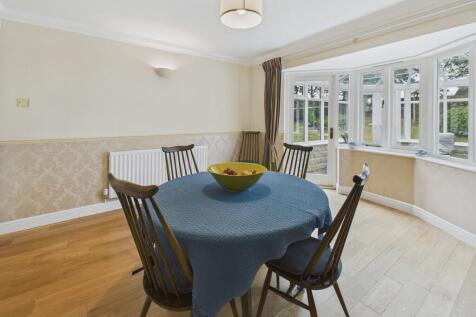 CAM04273G0-PR0195...