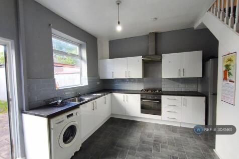 Plodder Lane, Bolton, BL4 photo 3