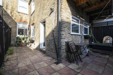 8a Grenfell Road CR4 2BY external 2.jpg