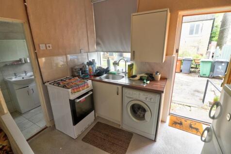 Oldham, OL4 - property photo