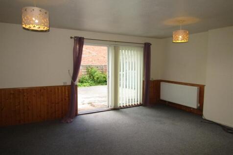 Abbeville Close, Exeter photo 3