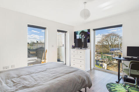 Living room / Bedroom