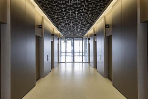 1 Canda Square Lift Lobby.jpg