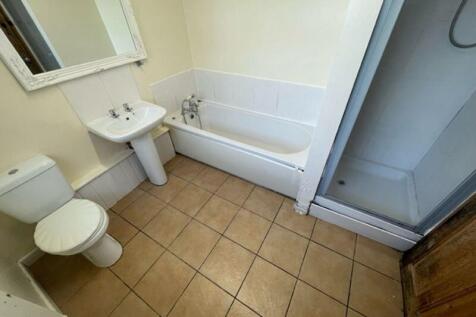 3 Bedroom house to rent, Guppy Street, Robourne photo 4