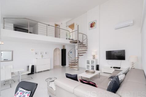 Penthouse in Gotmar with 3 Bedrooms and Sea View