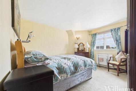 CAM02861G0-PR0436-STILL015.jpg