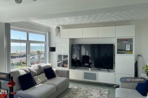 Living Area (7.7m x 4.2m) With Built In Media Unit