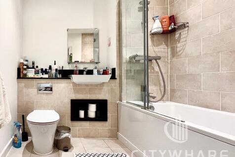 Flat , Tabbard Apartments, East Acton Lane, London photo 5