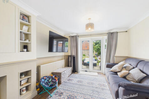 CAM03218G0-PR1100-STILL008