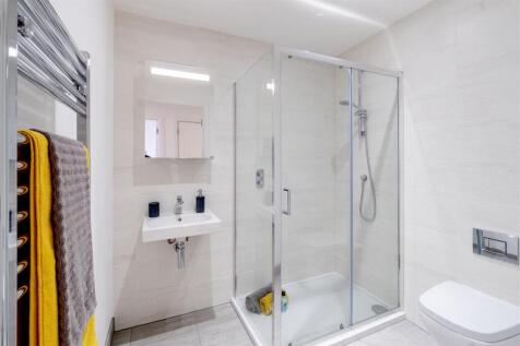 Shower Room.jpg