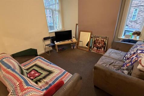 £130pppw, Hall Road, Victoria Park, M14 5HL photo 3