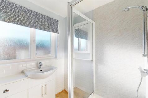 Ladycroft Close 22 Shower Room.jpg