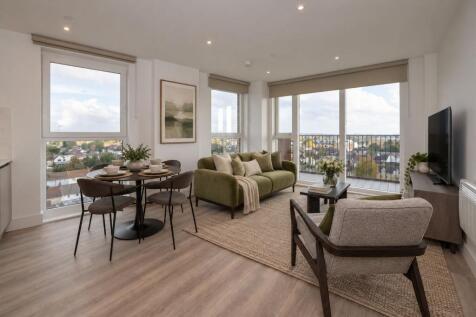 3 Bedroom Flat in SL1 3UP