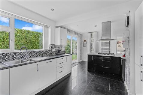 Kitchen / Breakfast Room