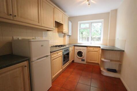 North Common Road, Uxbridge, UB8 photo 3