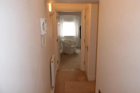 Entrance Passagew...