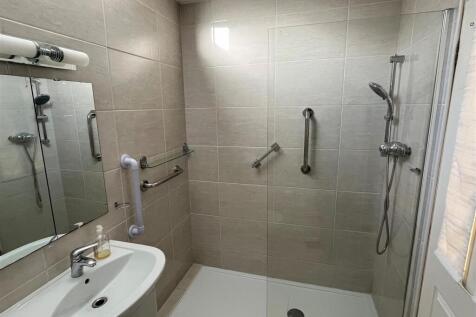 Shower Room.jpg