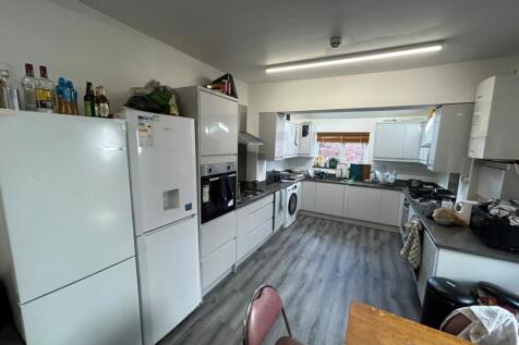 18 Forfield Place, Leamington Spa photo 3