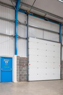 Light Industrial to rent Image 11