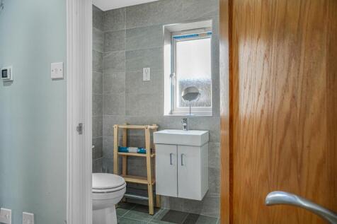 6 Bugbrooke Road, Gayton