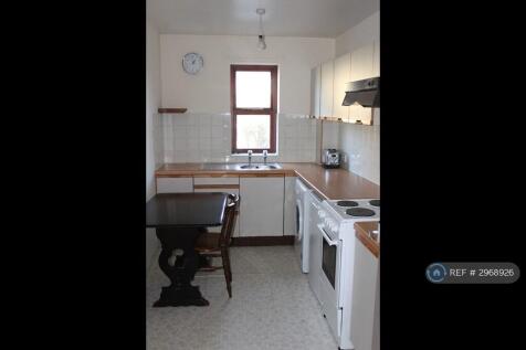 Good Size Kitchen With Appliances If Rerquired