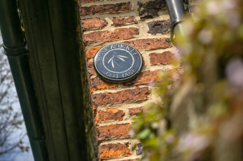 HoneysuckleCottag...