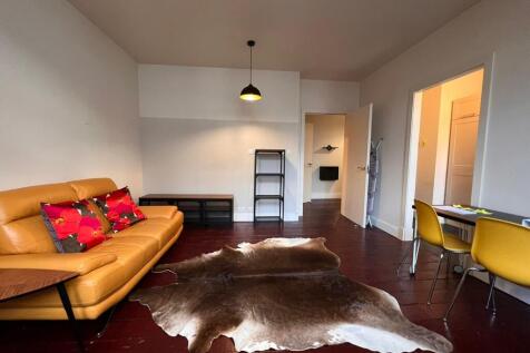 LOUNGE 2