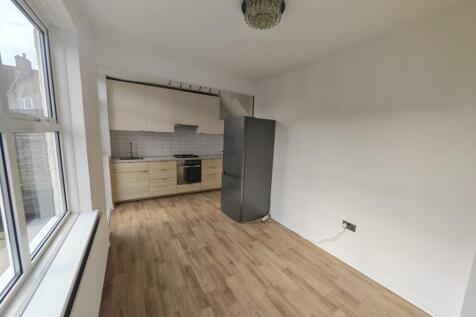 Valence Wood Road, Dagenham photo 3