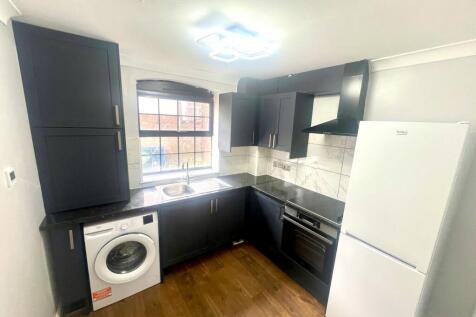 Chequers Lane, WELLINGBOROUGH photo 5