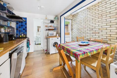 CAM02545G0-PR0468-STILL006