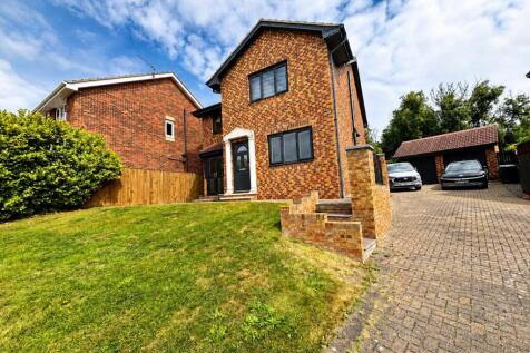 Five Bedroom Detached House for Sale