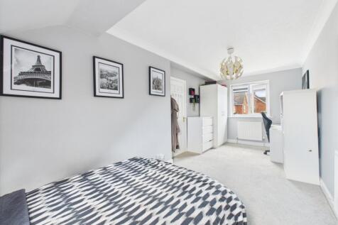 CAM04922G0-PR0034-STILL012