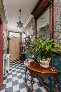 Piercy End 44 Hallway-1.jpg