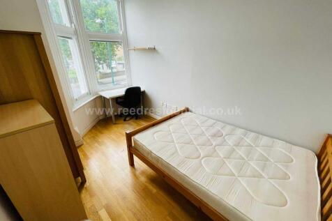 Flat B, 243 Derby Road, Lenton, East Midlands, NG7 photo 5