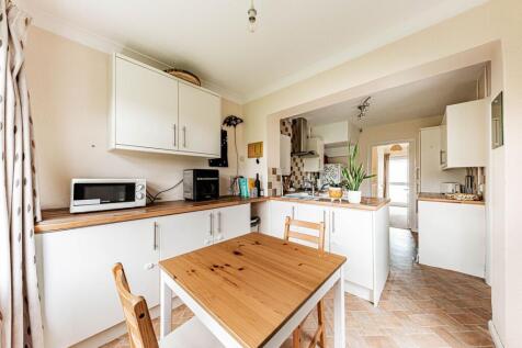 Kitchen/Dining Room (1)
