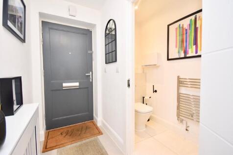 Hallway with WC.jpg