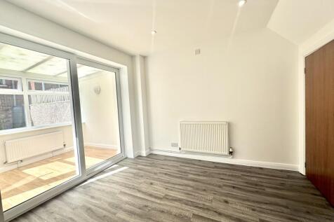 Earls Mills Road, Plympton photo 5