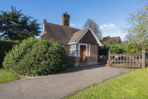 Lodge Mostyn road ext