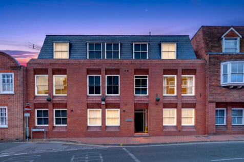 flat4guildgatehousecgitwilightlarge1