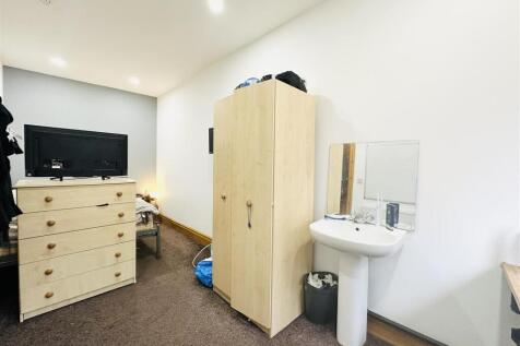 Harrington Drive, Nottingham photo 5
