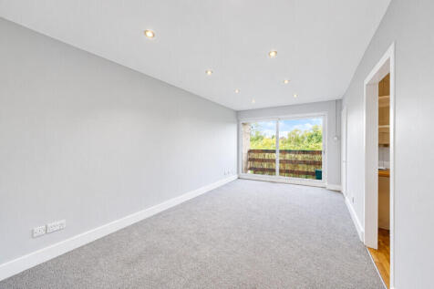 Coombe Hill Crescent, Thame photo 3
