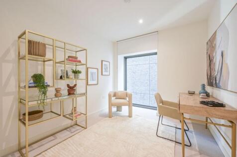 London, E16 - property photo