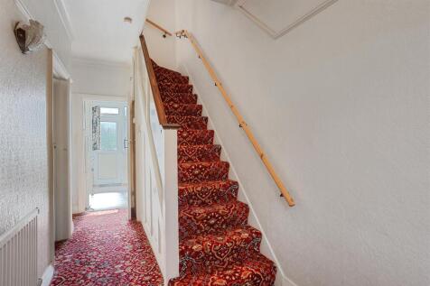 1545389575 - 11 Vermont Road, SM1 - 12.jpg