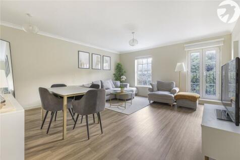 Lounge/Dining
