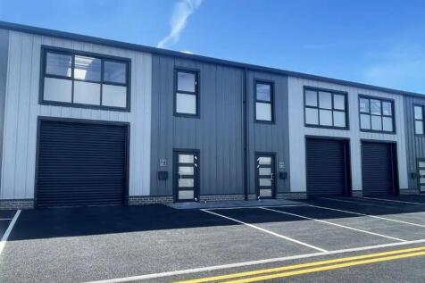 End of Row Unit with additional parking available (5)