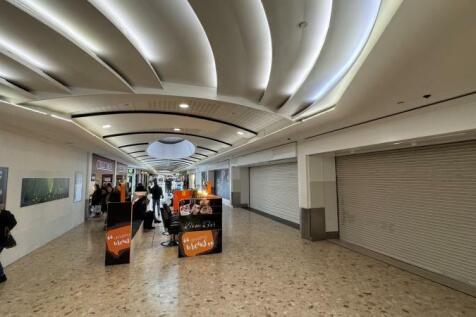 Retail Property (high street) to rent Image 4