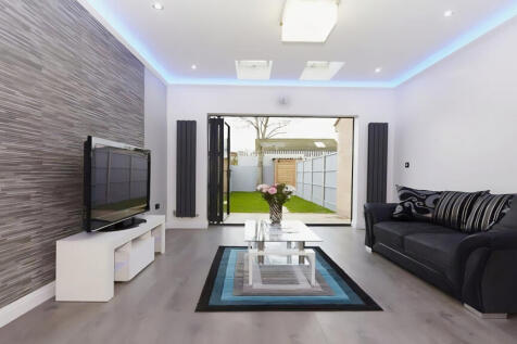 Luxurious 3 Bedroom House